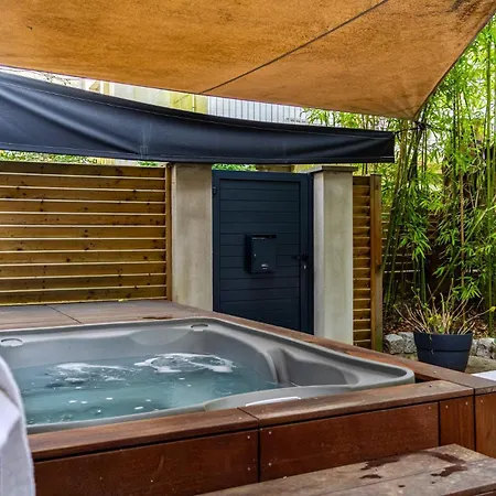 En Centre Jacuzzi & Parking * 라로셸
